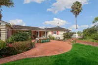 Breathtaking Ocean Views and Garden Patio - Charming Coastal Sanctuary