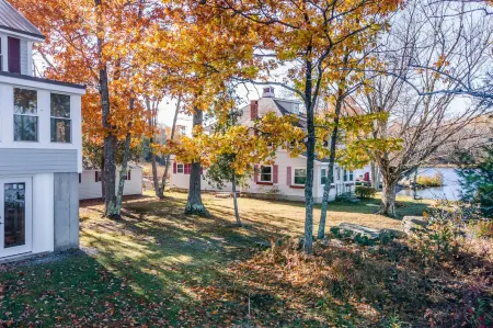 Private Dock and Two Beaches - Exquisite Lakefront Sanctuary