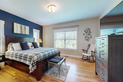 Updated Retreat w/ Large Deck & 2 Living Areas, Walk to Creamery