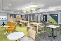 Spark by Hilton Lansing - spa
