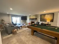 5 STAR, newly renovated, long range mountain view, central to Highlands/Cashiers