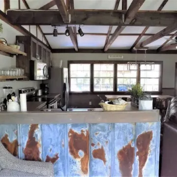 Bay Cottage Retreat on the Canal