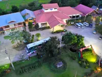 Phurua Bussaba Resort & Spa Hotels near D-DAY GARDEN