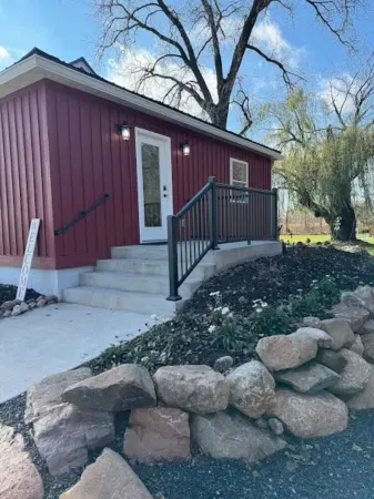 Broken Willow Bungalow Отели в г. Юнион