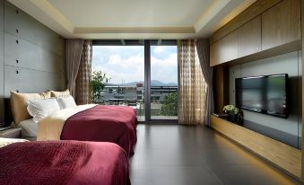 Lake View Hostel Resort