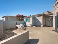 3bd2.5ba Ocean/Mountain View Single Level Spacious House sleeps 8 Hotels in Bodega Bay