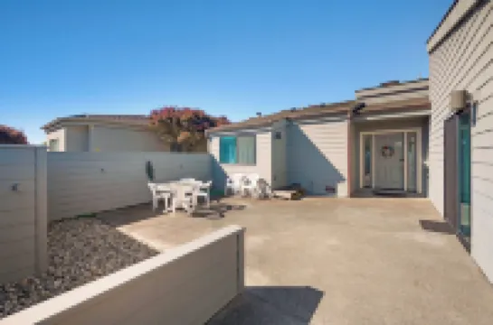 3bd2.5ba Ocean/Mountain View Single Level Spacious House sleeps 8
