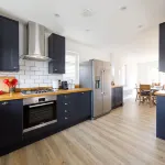 Coastal Retreat for 6 Close to Beaches - شاطئ