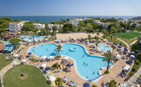 Alfagar Aparthotel Отели рядом с достопримечательностью «Пляж Фалезия»