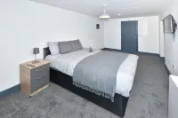 Townhouse @ 24 Brunswick Place Stoke Hotels near Argos Tunstall