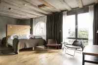 Hotel Brosundet Hotels in 