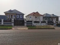 1 Bed Apartment Sleeps 2 - Parking Garden Wifi Hotels in Ga East