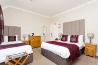 The Lawn Guest House Gatwick فنادق في هورلي