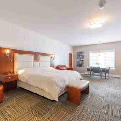 Les Suites de Laviolette Ascend Hotel Collection Rooms