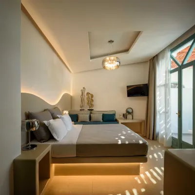 Armonia Hotels in Thira