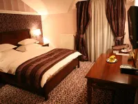 Hotel Villa Viktorija Hotels in Trn