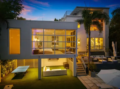 Tampa's #1 Rated Private 1 Acre Luxury Estate- Stunning Pool Spa-Best Location!