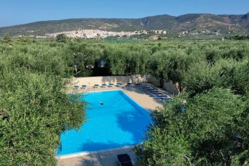 "saracena" Holiday Home with Private Beach and Swimming Pool