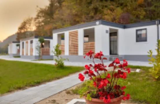 Mobile Homes Terme Jezercica 移動家居特爾梅耶澤爾西卡 酒店