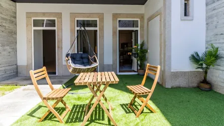 Almada 551 by LovelyStay Отели рядом с достопримечательностью «Церковь Святого Мартина Седофейта»