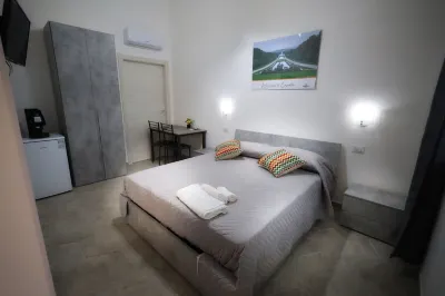 B&B Revolution Bed & Breakfast Hôtels à : San Nicola La Strada