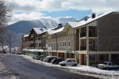 Hotel et Résidence le Clos Cerdan Отели в г. Пиренеи 2000