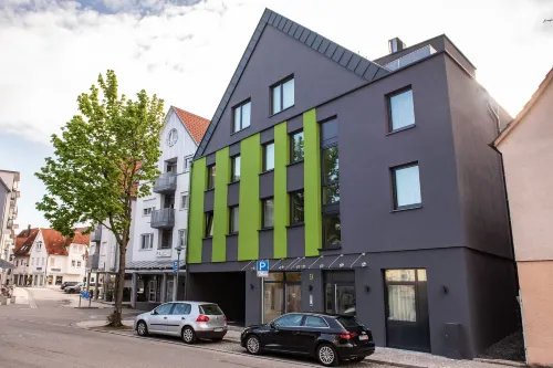 Outlet Hotel - parking