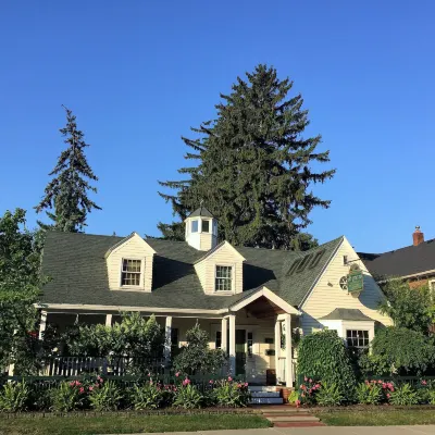 Wild Goose Inn Hotels near MSU Museum