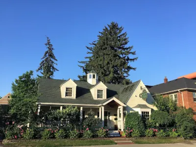 Wild Goose Inn Hotels near Kellie's Consignments