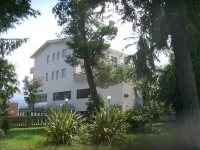 Hotel du Parc Hotels in Atri