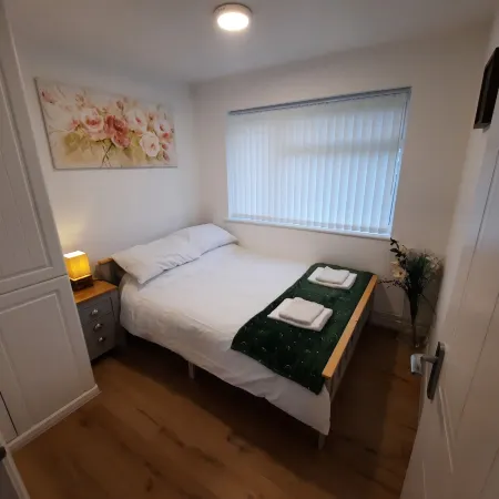 St Margaret's 2-Bed Chalet - Sleeps 4 & Pets ok