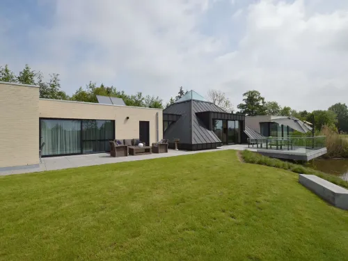 Lovely Holiday Home 'Walleken' with a Pond