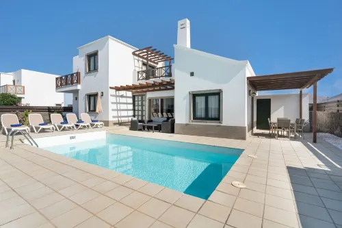 Camelot ​Holiday Homes by LIVVO - Vila