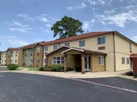 HomeTown Inn & Suites