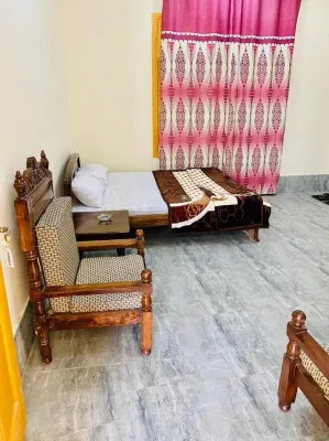 The Riverine Inn Hotels near Qambar Chowk