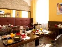 Hotel Panizza Hotels near Sant' Ambrogio Station