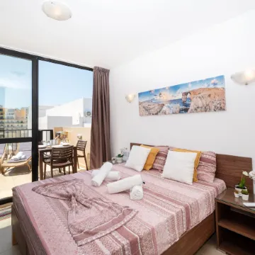 Sea Bliss Penthouse with Two Terraces Enjoying Side Seaviews by Gatewaysmalta