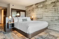 DoubleTree by Hilton Charleston Riverview Hotel di Charleston
