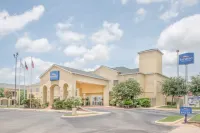 Baymont by Wyndham Pearsall Hotels near Frio Pioneer Jail Museum