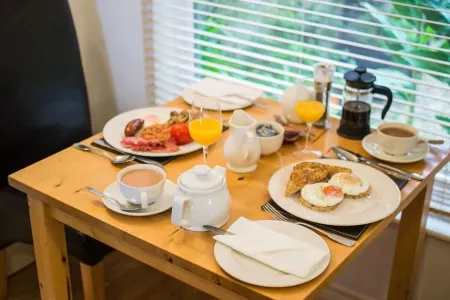 Atlantic Heights Guest House Отели рядом с достопримечательностью «Тейт Сент-Айвс»