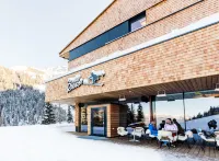 리춤 1600 - 호텔 & 콤페텐첸트룸