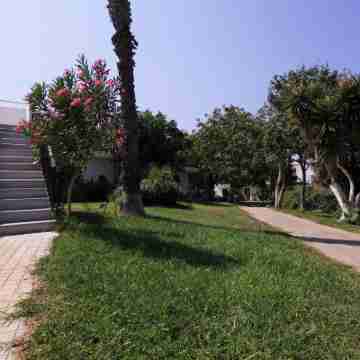 Ampavris Family Apartments Hotel Exterior