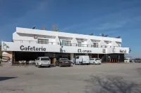 Área de Servicio El Cruce 만사나레스 호텔