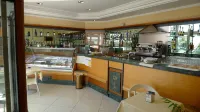 King's House Hotel Resort - bar