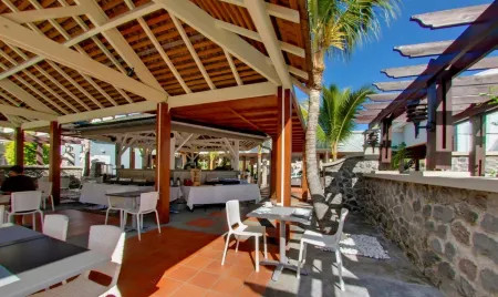 Hôtel Les Créoles Отели в г. Виллель