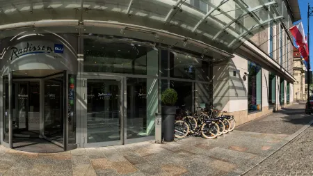 Radisson Blu Hotel, Krakow Отели рядом с достопримечательностью «Галерея польского искусства XIX века»