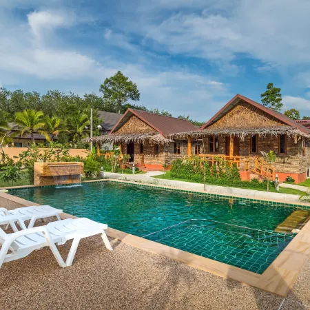 Pinthong Aonang Villa