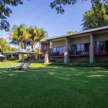 River Place Manor Hotel Exterior