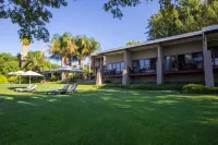 River Place Manor โรงแรมใน