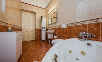 Best Luxury Apt in Zagreb for 16 Ppl